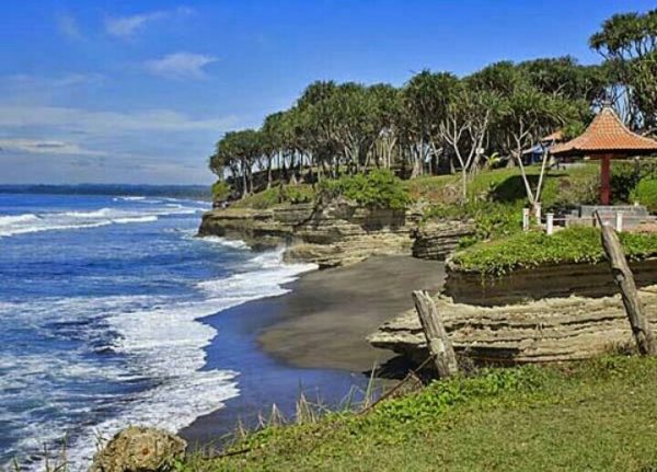 Pantai Jawa Barat Memang Terkenal Keindahannya, Catat Daftarnya!